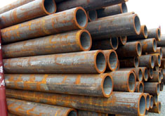 無(wú)縫鋼管貨場(chǎng)展示